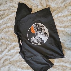 CROPPED SHIRT WITH WAVE GRAPHIC